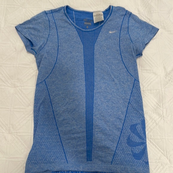 Nike DriFit Tee - Picture 1 of 2